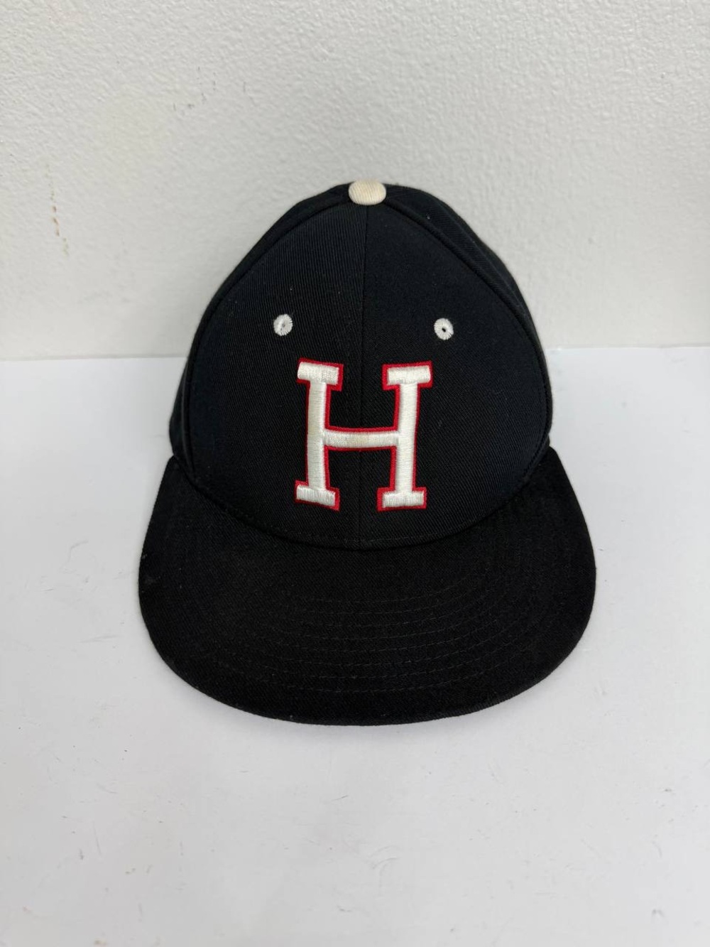 Nike True Harvard H Crimson Black Fitted Hat Cap Size 6 7/8 NCAA